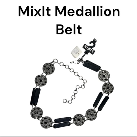 NWT MixIt zinc & Leather Medallion Adjustable Belt Size Small/Medium - Picture 1 of 8